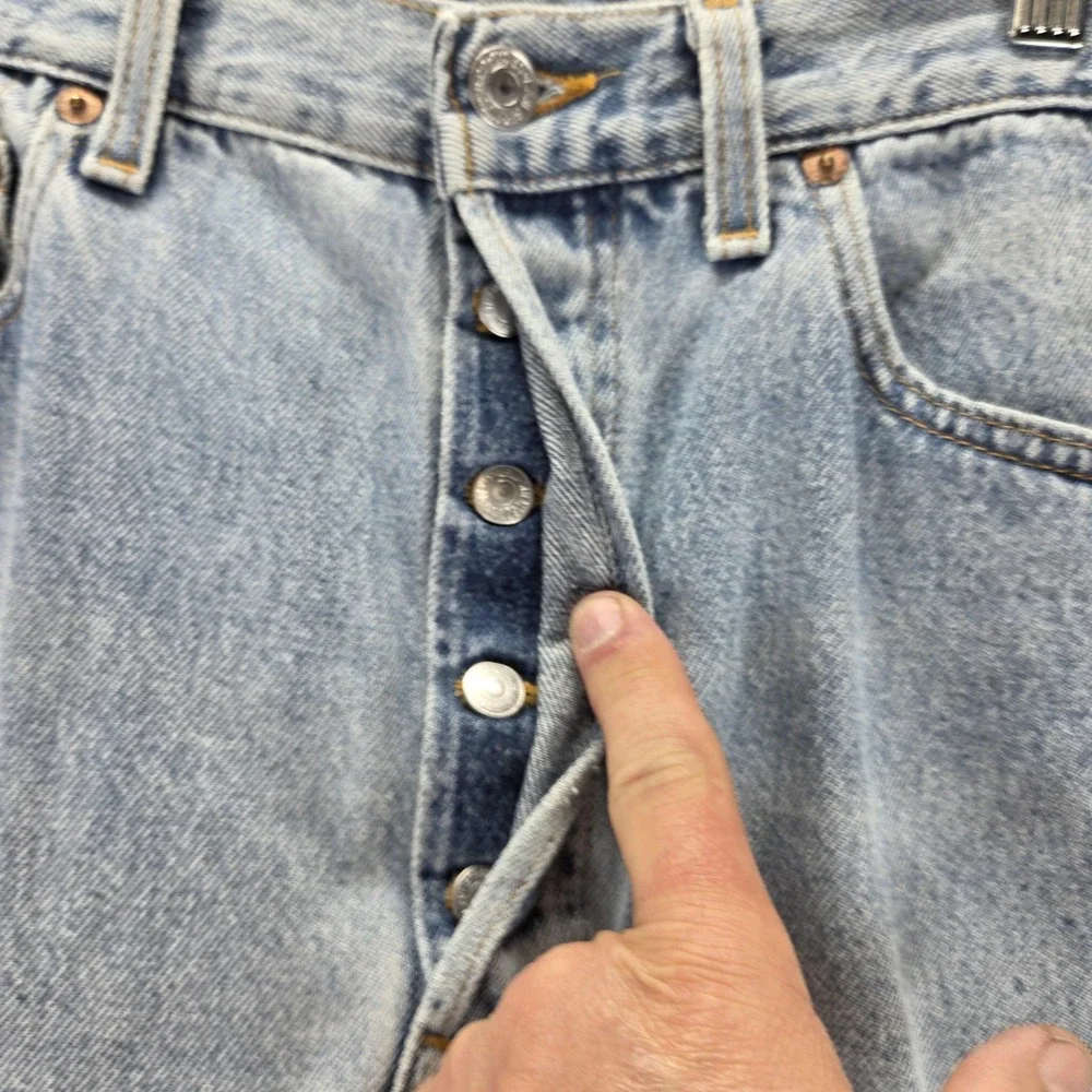 Vintage Levis 501 Jeans Mens Blue Light Wash Made In USA Button Fly Fits 30x30